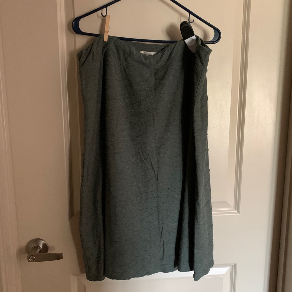 Forest green knee-length skirt